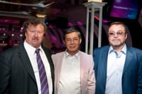 Михаил Зернов (крайний справа)