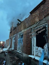 Последствия удара по заводу «Стрела» в населенном пункте Суземка в Брянской области