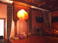 Галерея 6. Кальянная и зал для стриптиза