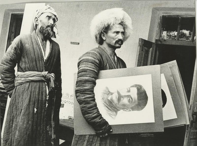 За 65 лет до TikTok. Как советские дети восставали против портретов Сталина, а взрослые не знали, что с этим делать 