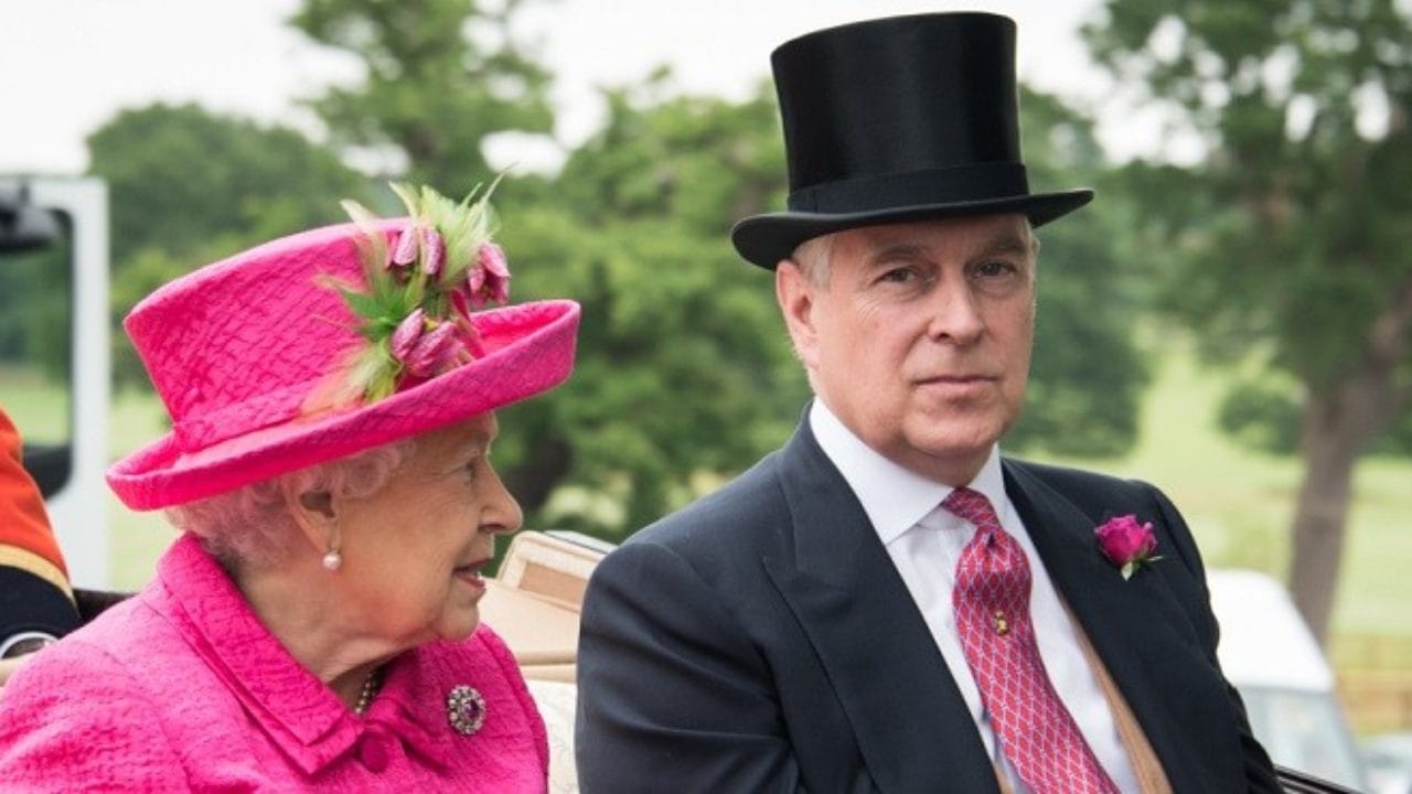 Британского принца Эндрю лишили воинских званий и королевского патронажа на фоне обвинений в изнасиловании