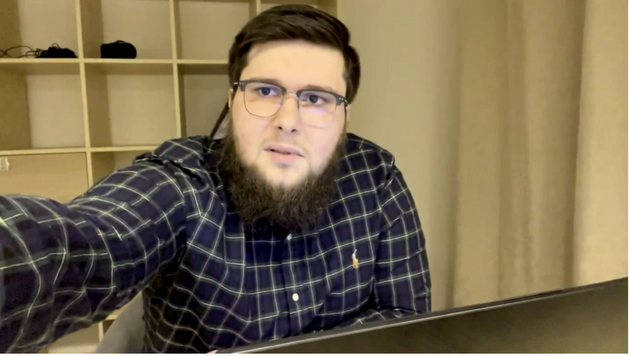 «Кадыров наступил на мое лицо и начал избивать меня трубой» — «Новая газета» опубликовала показания чеченского блогера Ибрагима Янгулбаева