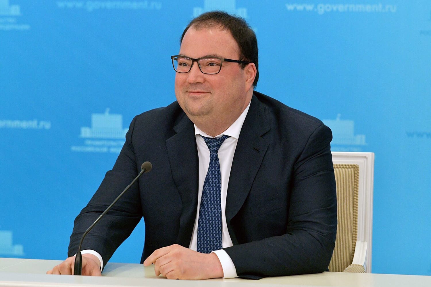 Ищите женщину с господрядами. Глава Минцифры спрятал супругу, которая связана с контрактами от правительства