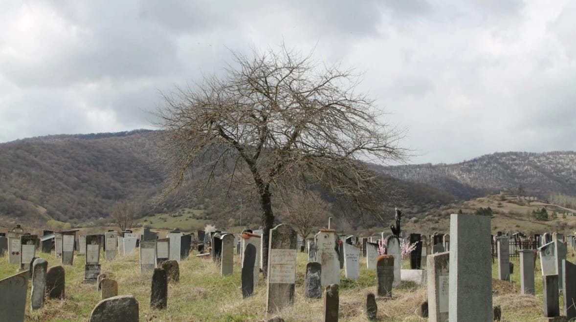 «Кавказ.Реалии»: в Чечне убили и тайно похоронили трех участников группового секса, видеозапись которого дошла до руководства республики