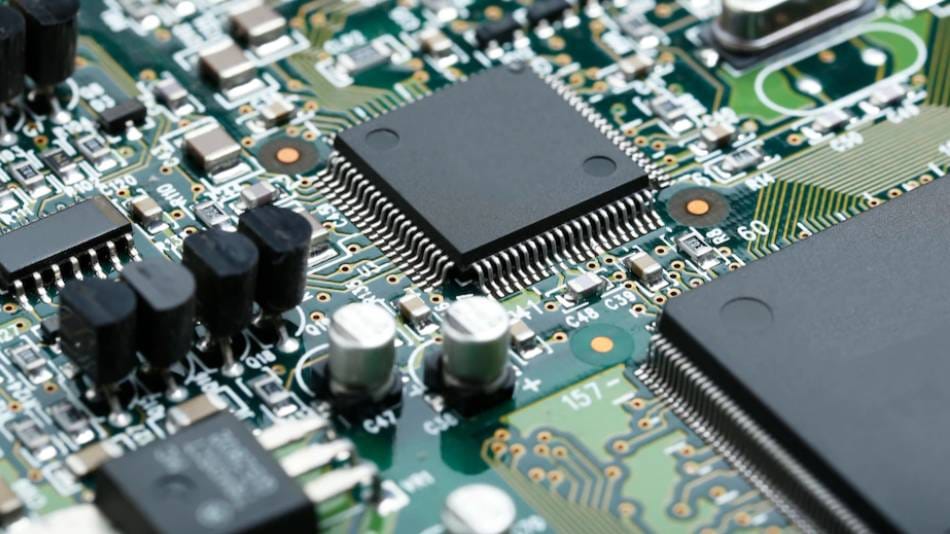 В США сотрудника ФСБ и еще четверых россиян обвинили в закупках военных технологий в обход санкций