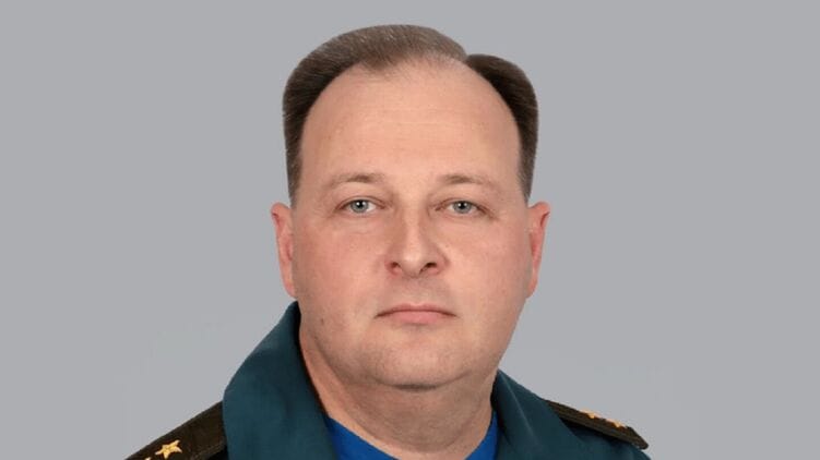 В Москве гигантская сосулька упала на голову генерала МЧС. Прокуратура начала проверку