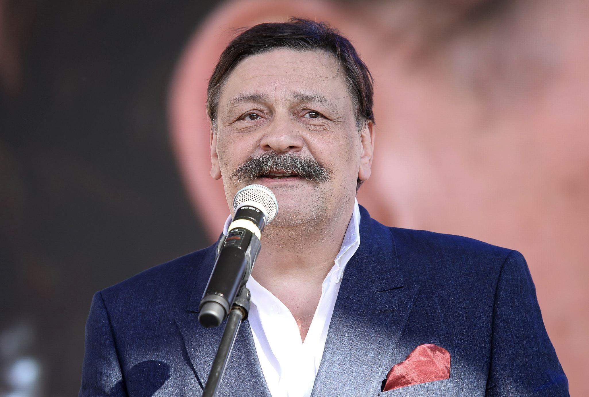 «Покорность вбили нам по гланды со страхом вместе...» Дмитрий Назаров написал стихотворение после увольнения из МХТ