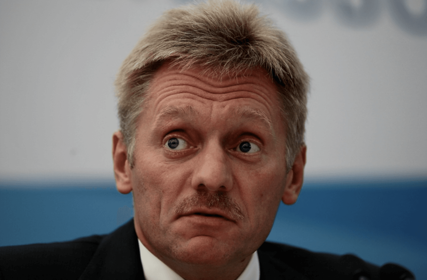 Депутаты и сенаторы перестанут публиковать декларации. Об этом было известно и ранее из указа Путина, но Песков всё опровергал