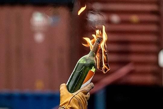 60-летнюю жительницу Коми арестовали за попытку поджечь военкомат, обвинив в «попытке теракта»