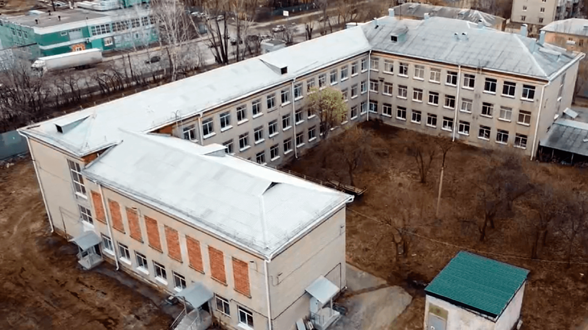 На директрису екатеринбургской школы, в которой насиловали учеников, завели уголовное дело — «Коммерсант»