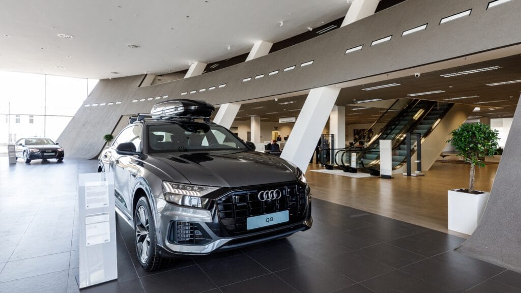 «Volkswagen AG выбрал Audi брендом, который крикнет что-то по поводу санкций. Но Bentley не останется без поддержки» — автоэксперт