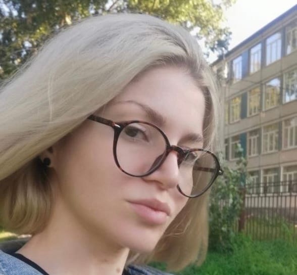 Похищенную силовиками Седу Сулейманову доставили в Чечню и передали родственникам, которые могут совершить «убийство чести» — СК SOS