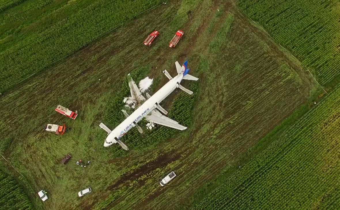 Повреждения фюзеляжей, коррозия, сокрытие инцидентов: власти проверили «Уральские авиалинии», нашли множество нарушений и разрешили летать