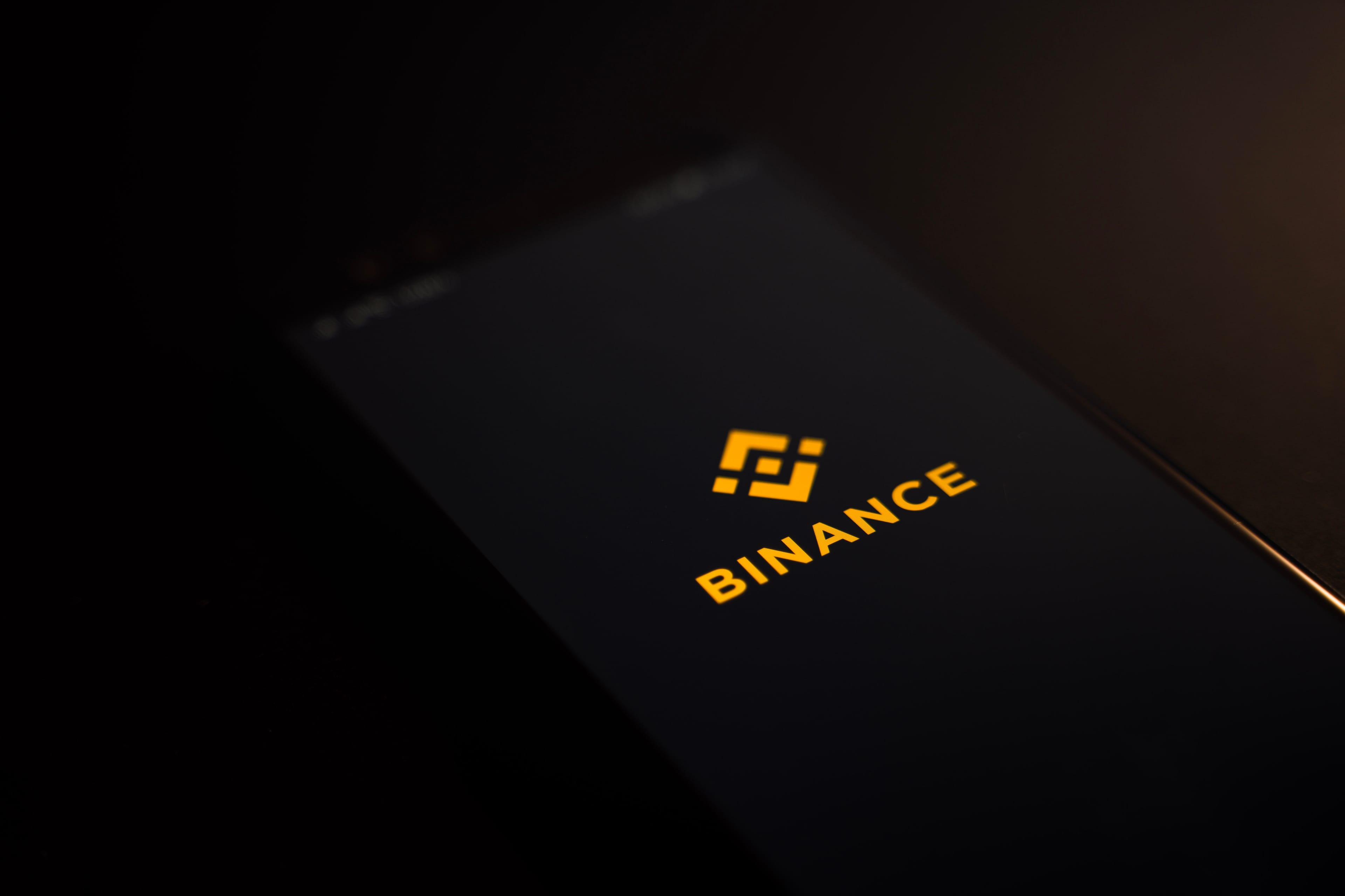 Криптовалютная биржа Binance перестанет обслуживать депозиты в рублях с 15 ноября