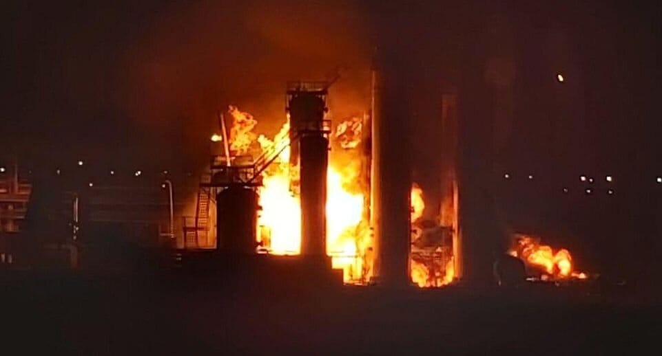 Производство бензина упало на 14% после атак на НПЗ, по данным Росстата