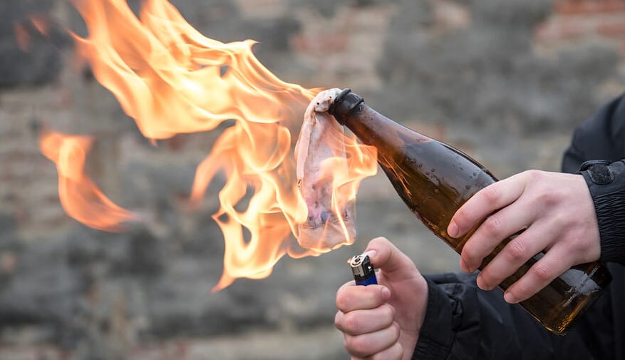 Против жителя Тамбова возбудили уголовное дело об «оправдании терроризма» из-за комментариев в VK о поджоге военкомата 