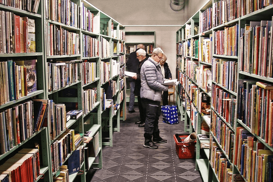 Издательство «Эксмо» снимает с продажи роман Брендона Тейлора «Настоящая жизнь» о проблемах и взрослении темнокожего студента‑гея