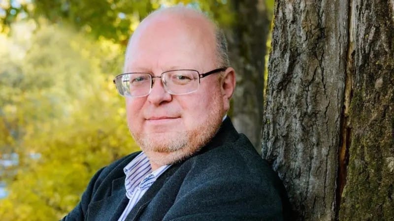 «Папка на Мингазова явно лежала давно». Журналисту Forbes из Хабаровска предъявили обвинение в распространении «фейков» про армию