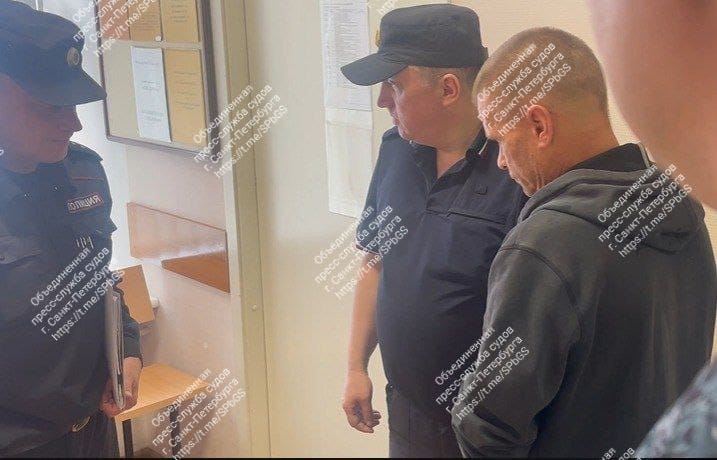 Обвиняемый в поджоге военкомата Александр Перов умер в больнице. Его госпитализировали из СИЗО в состоянии клинической смерти