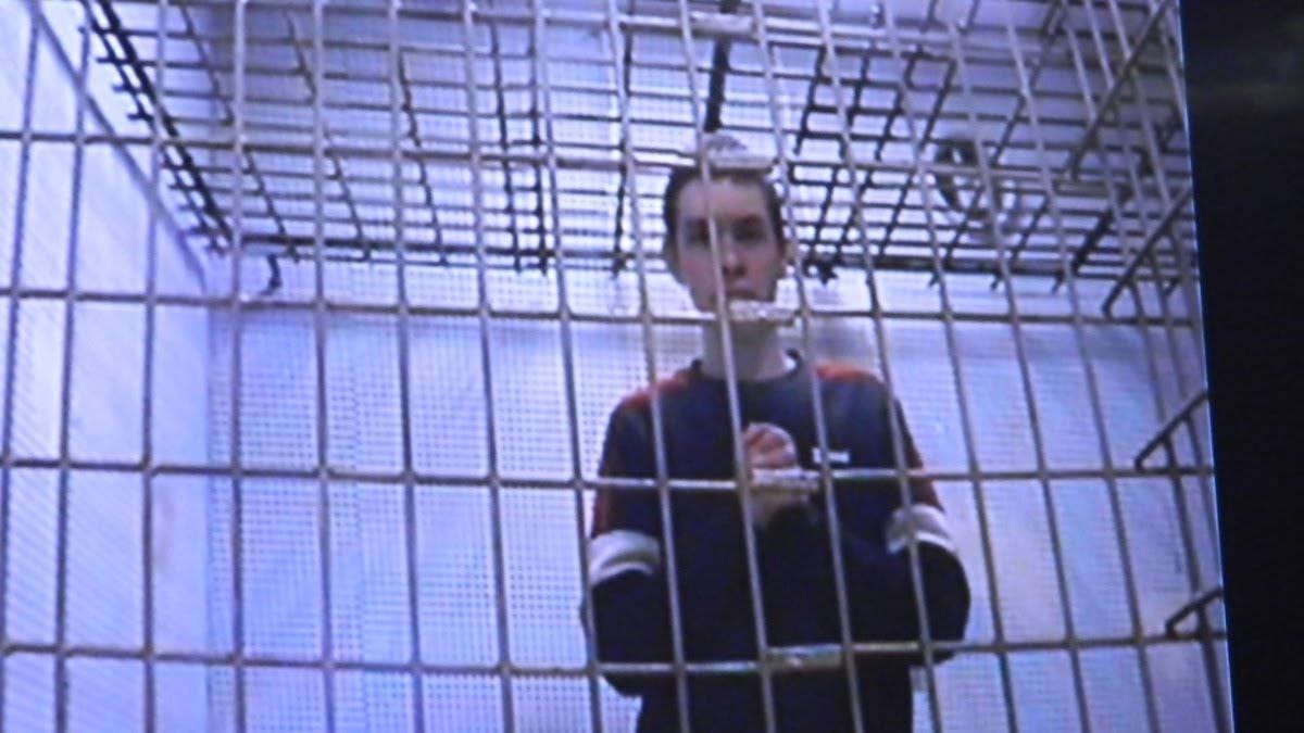 Суд приговорил к четырем годам колонии пермского студента Кирилла Замалеева. Его обвиняли в поджоге военкомата