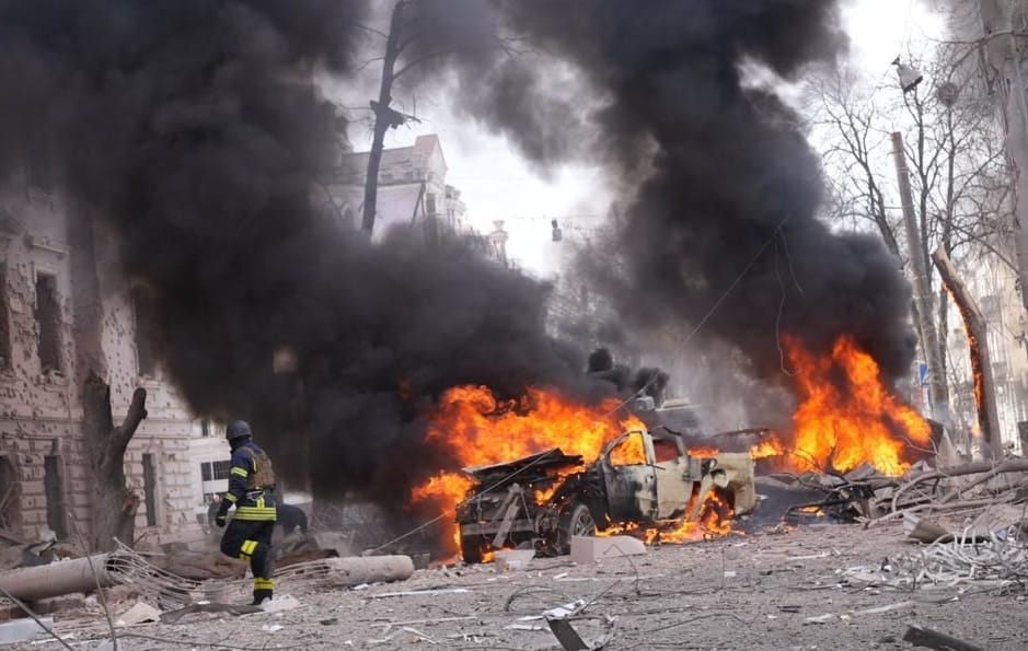 Число жертв ракетного удара по Сумам достигло 34 человек, среди них двое детей