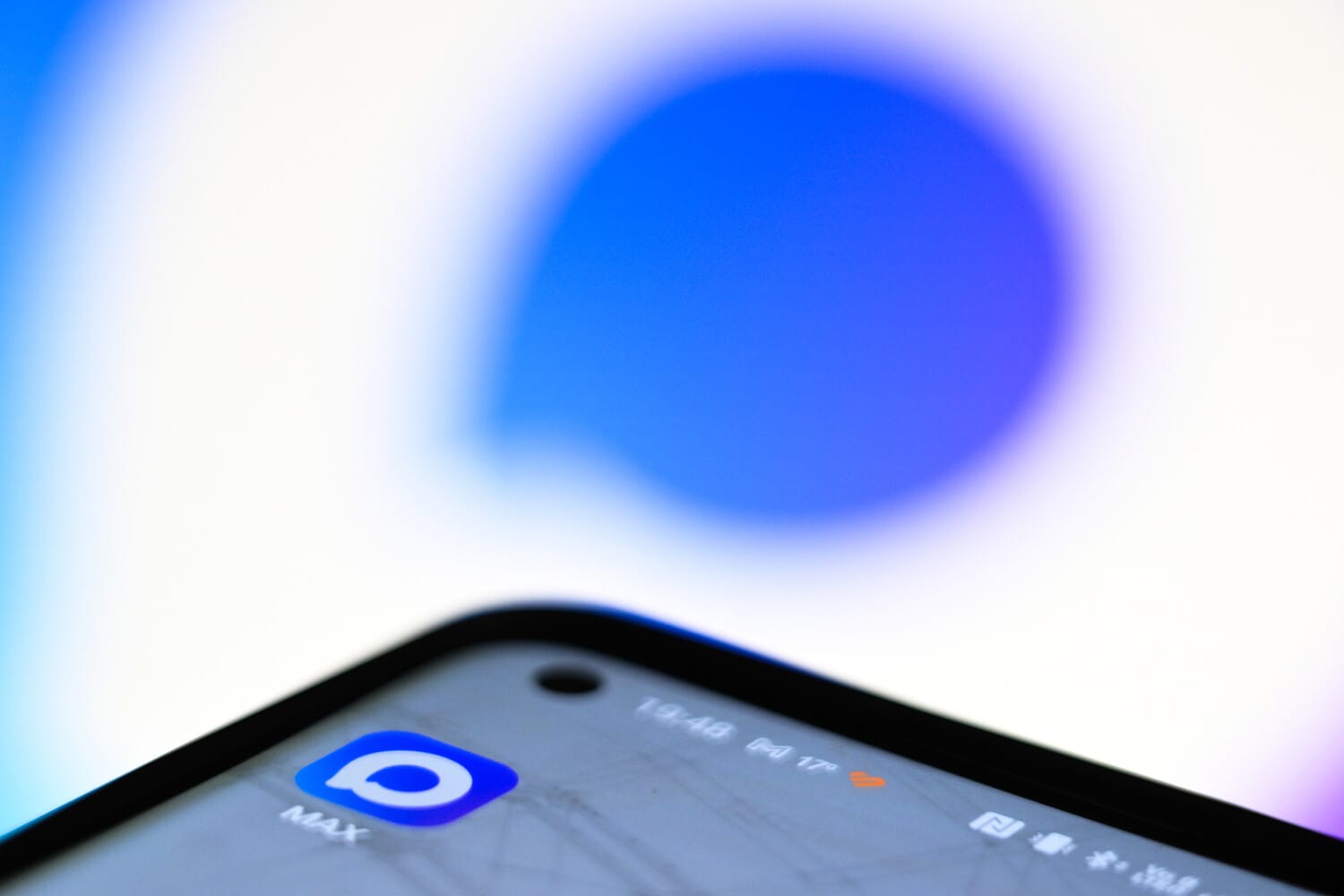 ФСБ выдвинула претензии к мессенджеру Max о рисках утечек данных. В правительстве обеспокоены и возможным ростом мошенничества — Faridaily