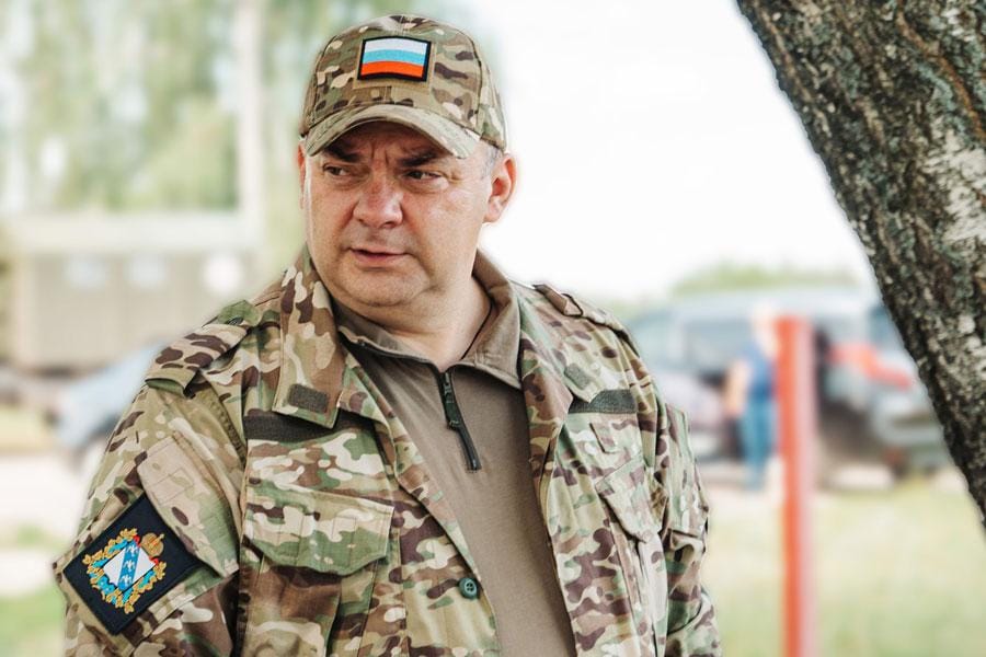 Экс-глава Курской области заключил сделку со следствием по делу о растрате при строительстве укреплений на границе. Он признал вину