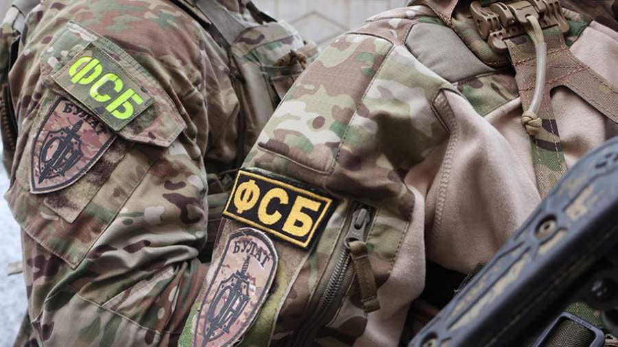 ФСБ назвала имена трех предполагаемых исполнителей покушения на генерала Алексеева. Двоих задержали, третья уехала в Украину