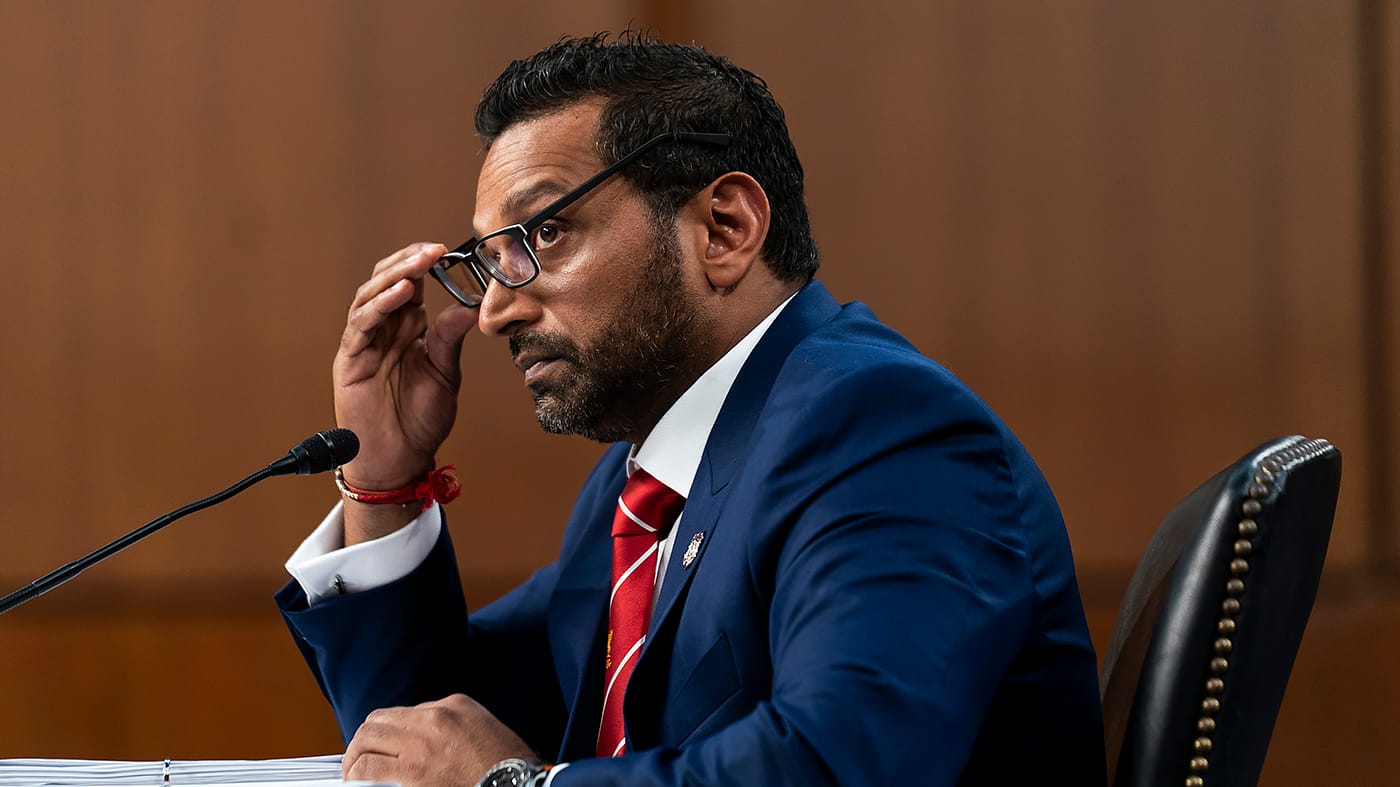 ФБР прослушивало телефоны своего главы Кэша Пателя и главы администрации Белого дома Сьюзан Уайлс, когда они были частными лицами — Патель