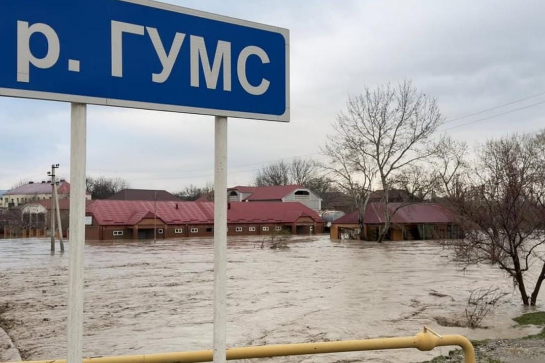 В Чечне из-за ливней ввели режим ЧС: затоплены более 1,8 тысячи домов, сотни людей эвакуированы