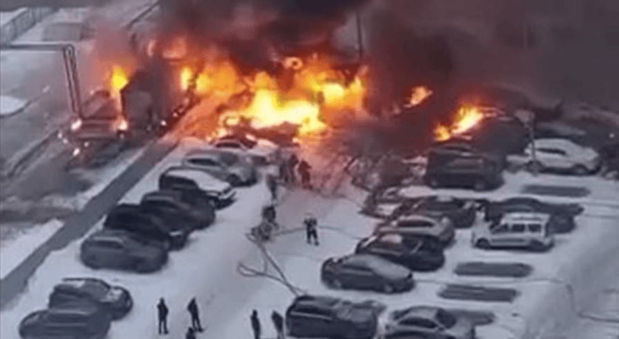 В Новой Москве на парковке сгорело шесть автомобилей