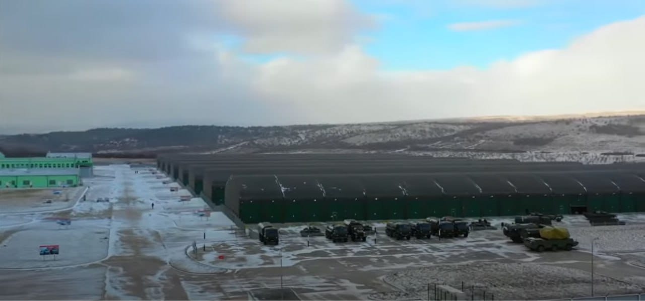 Беспилотники атаковали Крым. Горит склад боеприпасов в Перевальном