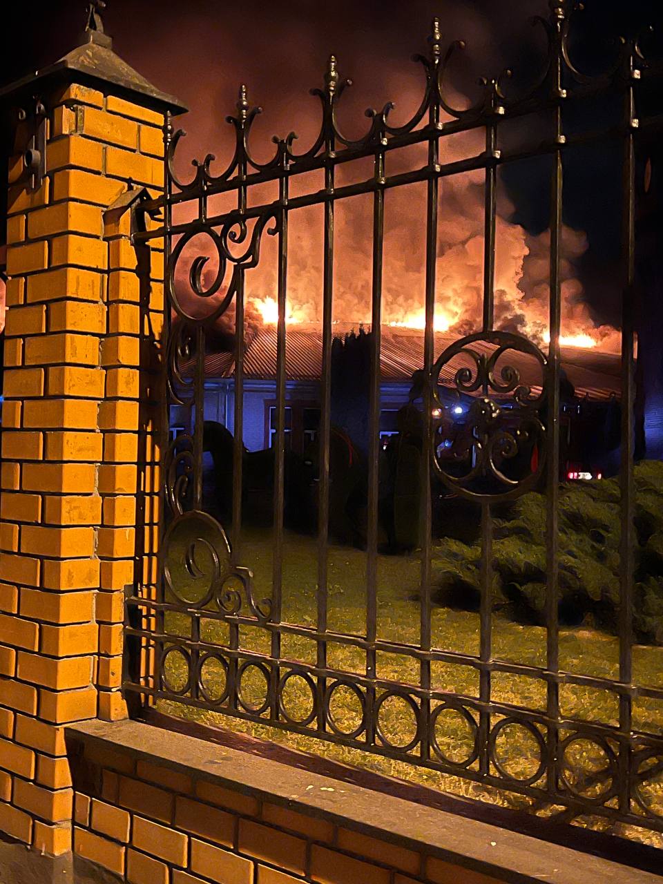 Последствия удара по Кореневскому заводу низковольтной аппаратуры в Курской области