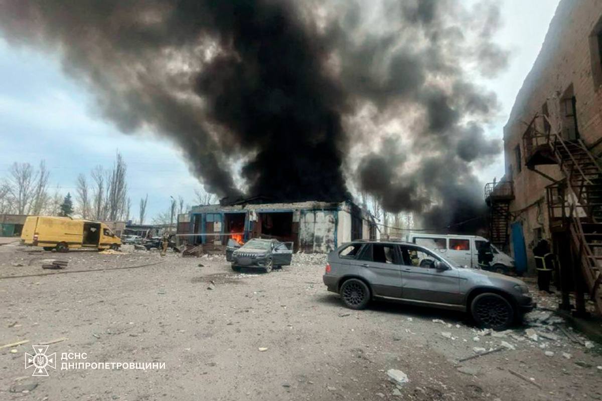 Последствия ракетного удара по Кривому Рогу