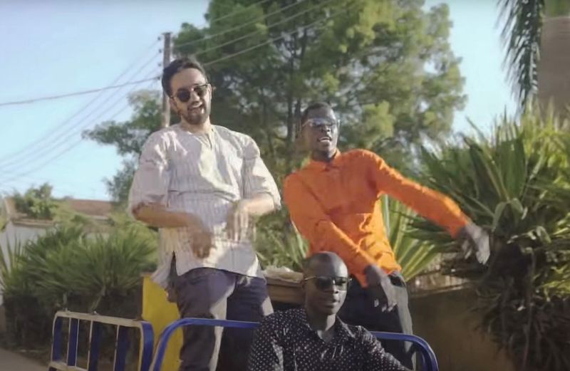 Музыкальные композиции Мамдани, выступавшего под псевдонимом Mr. Cardamom, можно послушать и сейчас