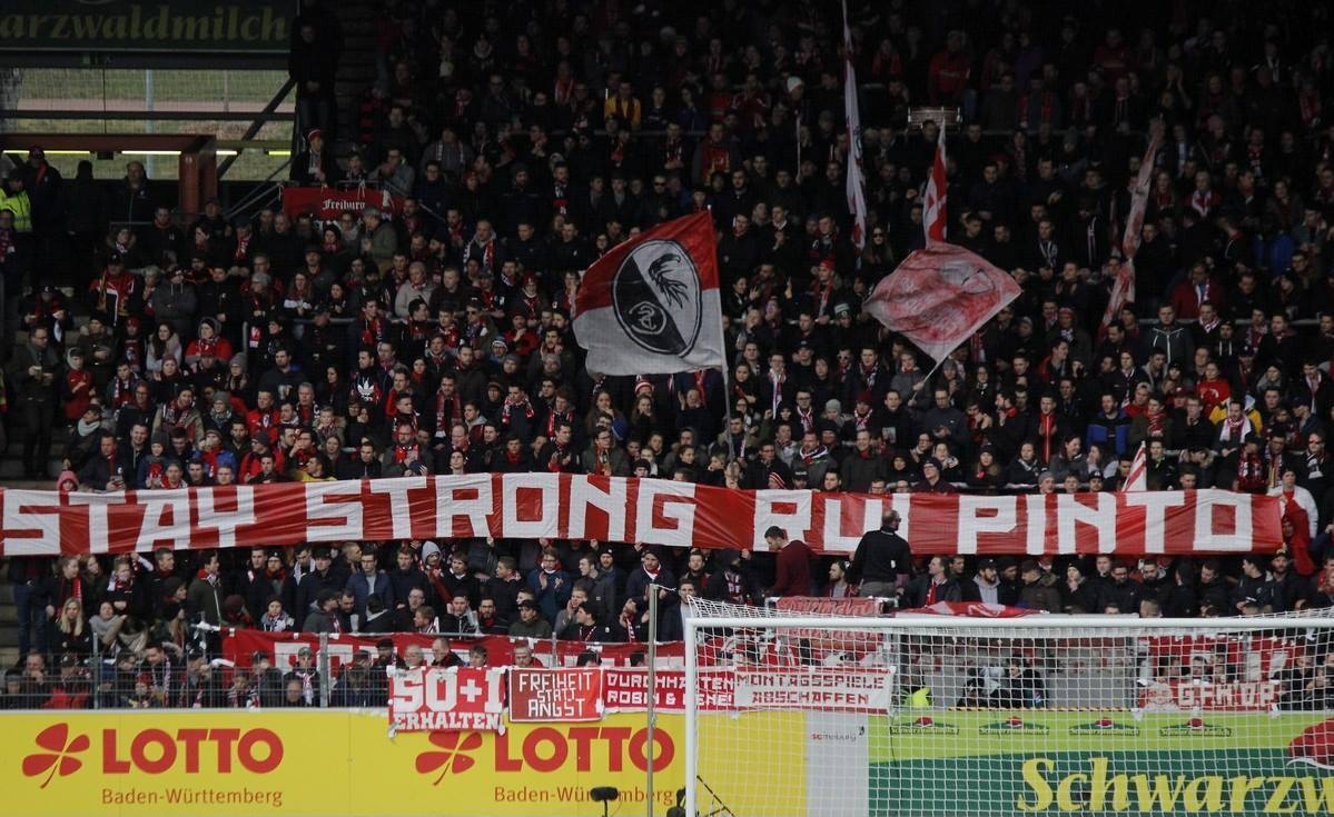 Растяжка в поддержку Руи Пинту на стадионе во Фрайбурге. Фото / nordtribuene.org