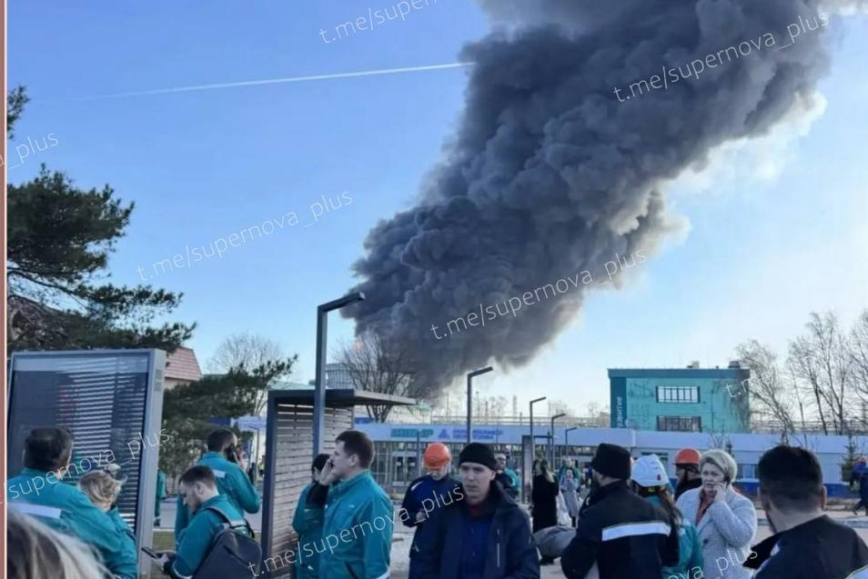 Фото: пожар на предприятии в Нижнекамске / Supernova+